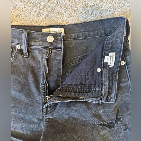 Sz 28 Madewell the Perfect Jean Short black washed distressed - Picture 3 of 7